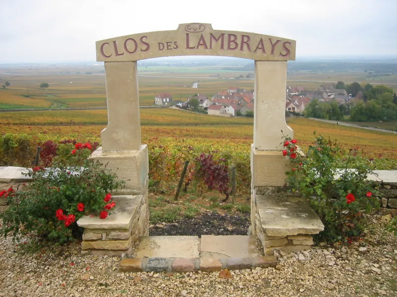 Clos des Lambrays wine label
