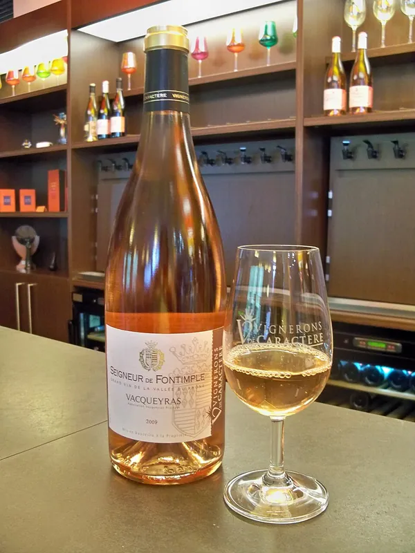 Vacqueyras wine label