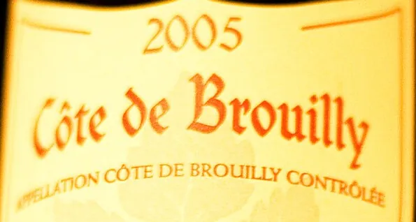 Etiqueta del vino Côte de Brouilly